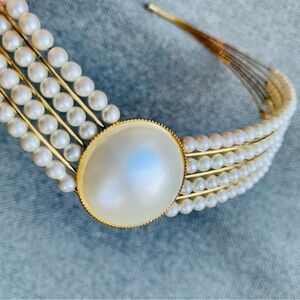 Faux pearl choker necklace
